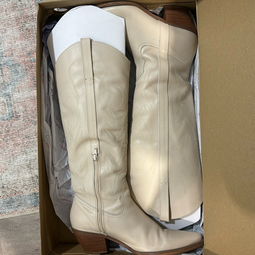 Coconuts by Matisse Ivory Cowgirl Boots